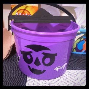 McDonald’s 2023 Halloween Boo Basket - Vampire